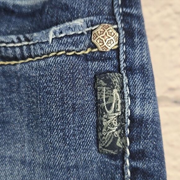 Silver Suki Mid Shorts Rolled Cuff Blue Jean Distressed Denim Women's 27 Small 4 - Picture 4 of 10